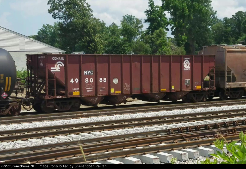 Unpatched Conrail Hopper